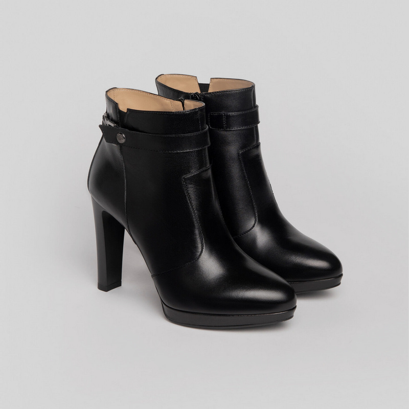 Botin negro tacon online alto